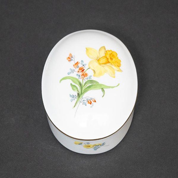 マイセン ベーシックフラワー（二つ花） オーバルボックス - メルカリ