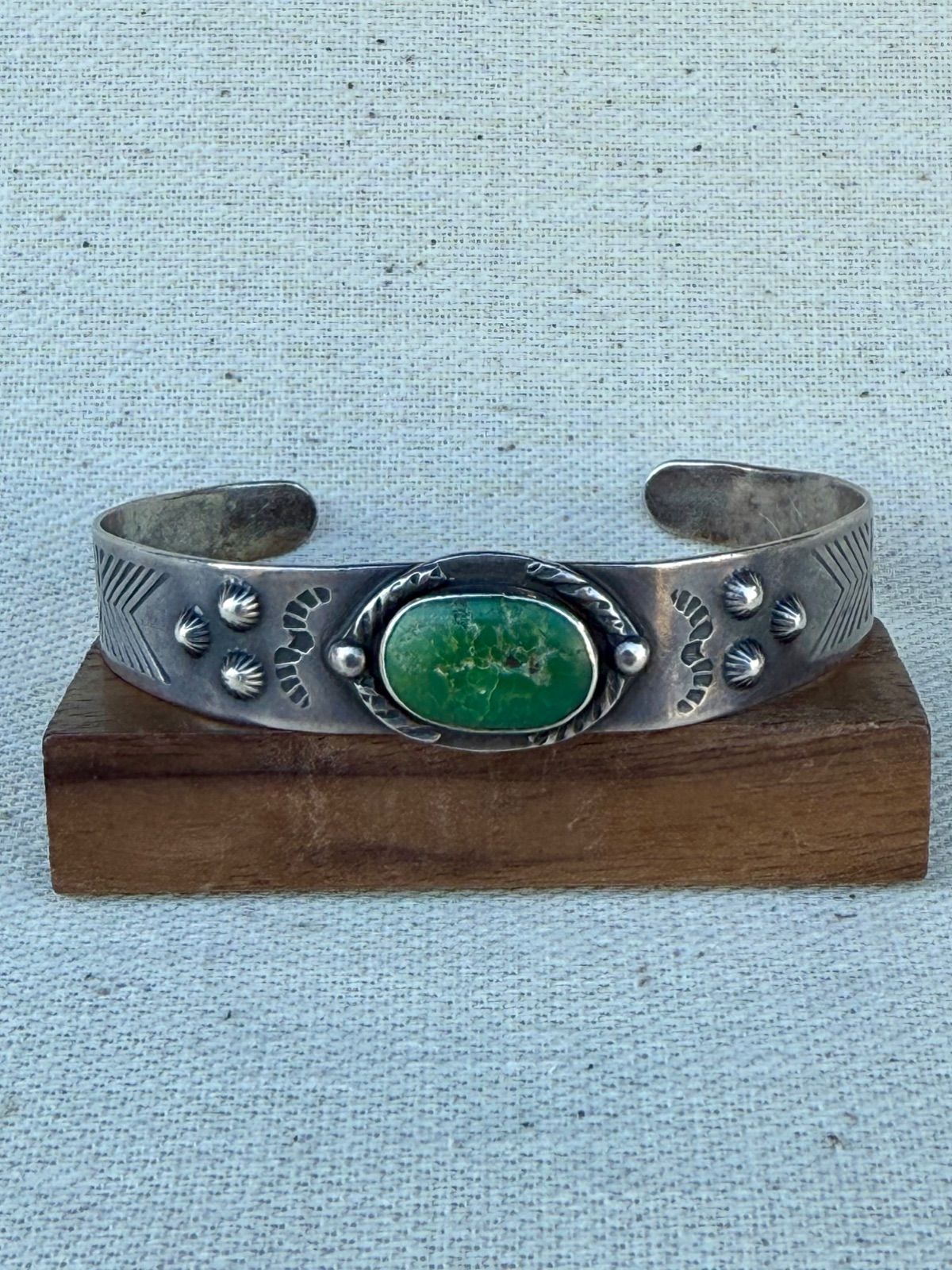 ナバホターコイズグリーン シルバーバングル ナバホ グリーンターコイズ シルバーバングル - メルカリ