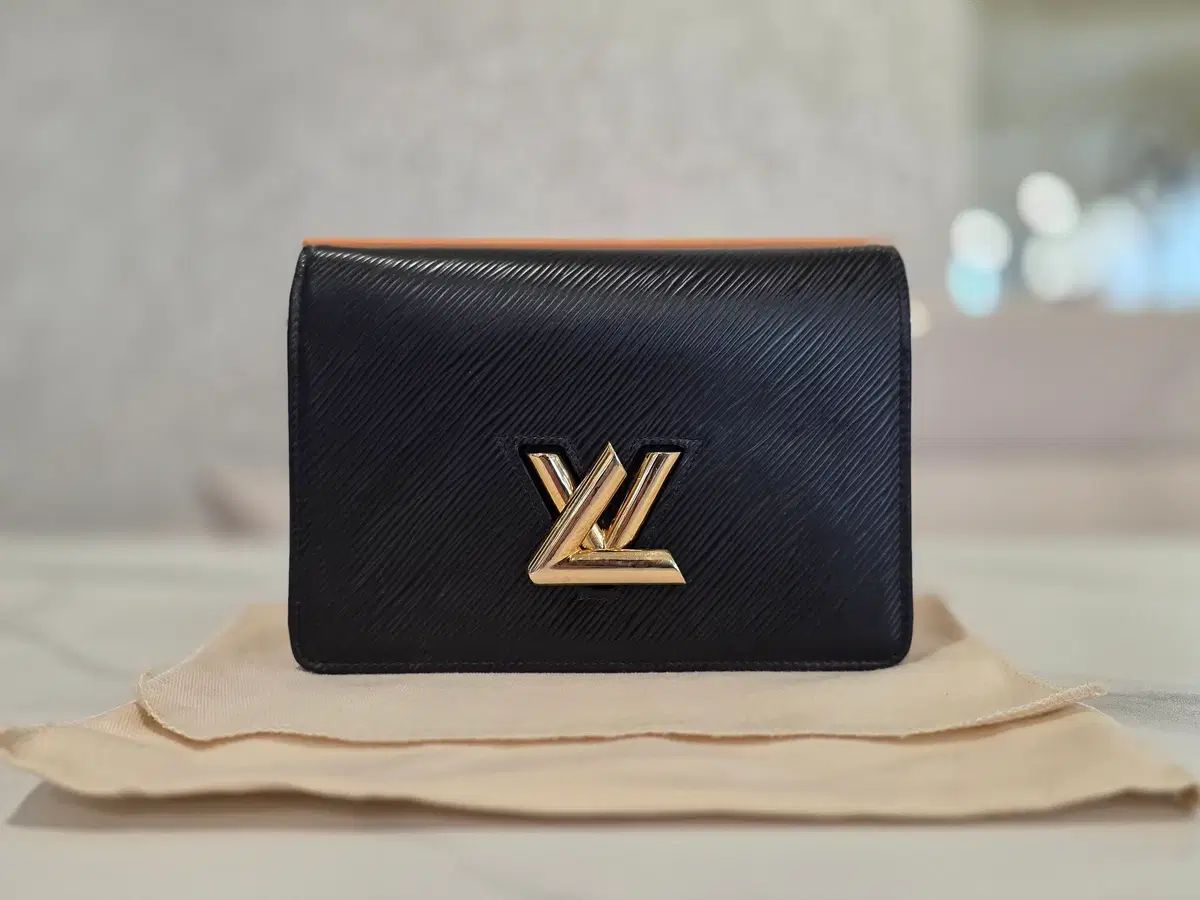 ルイヴィトン M 68750 トゥウィーチェーン ベルト ポーチ ゴールド