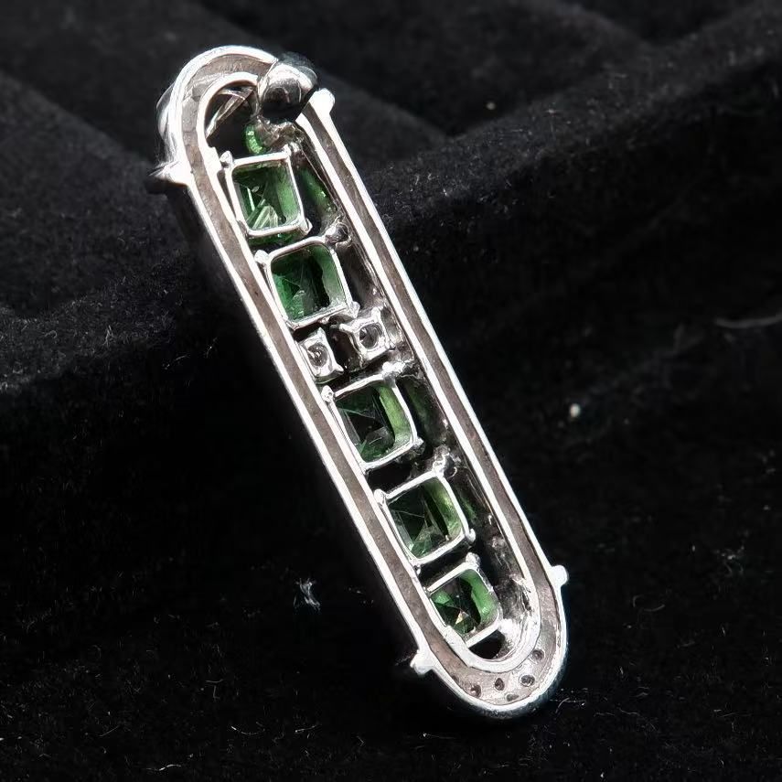  ガーネット1.85 ct ダイヤモンド0.13 ペンダント K 18 WG -X 10168 ロング丈 ビッグシルエット その他 アクセサリー