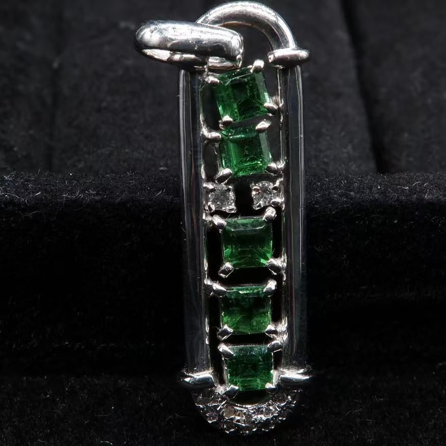 ガーネット1.85 ct ダイヤモンド0.13 ペンダント K 18 WG -X 10168