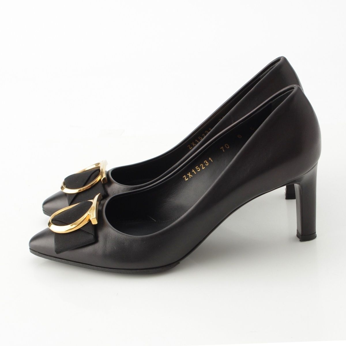 サルヴァトーレフェラガモ 工場 シグネチャー ヒール パンプス ZX15231