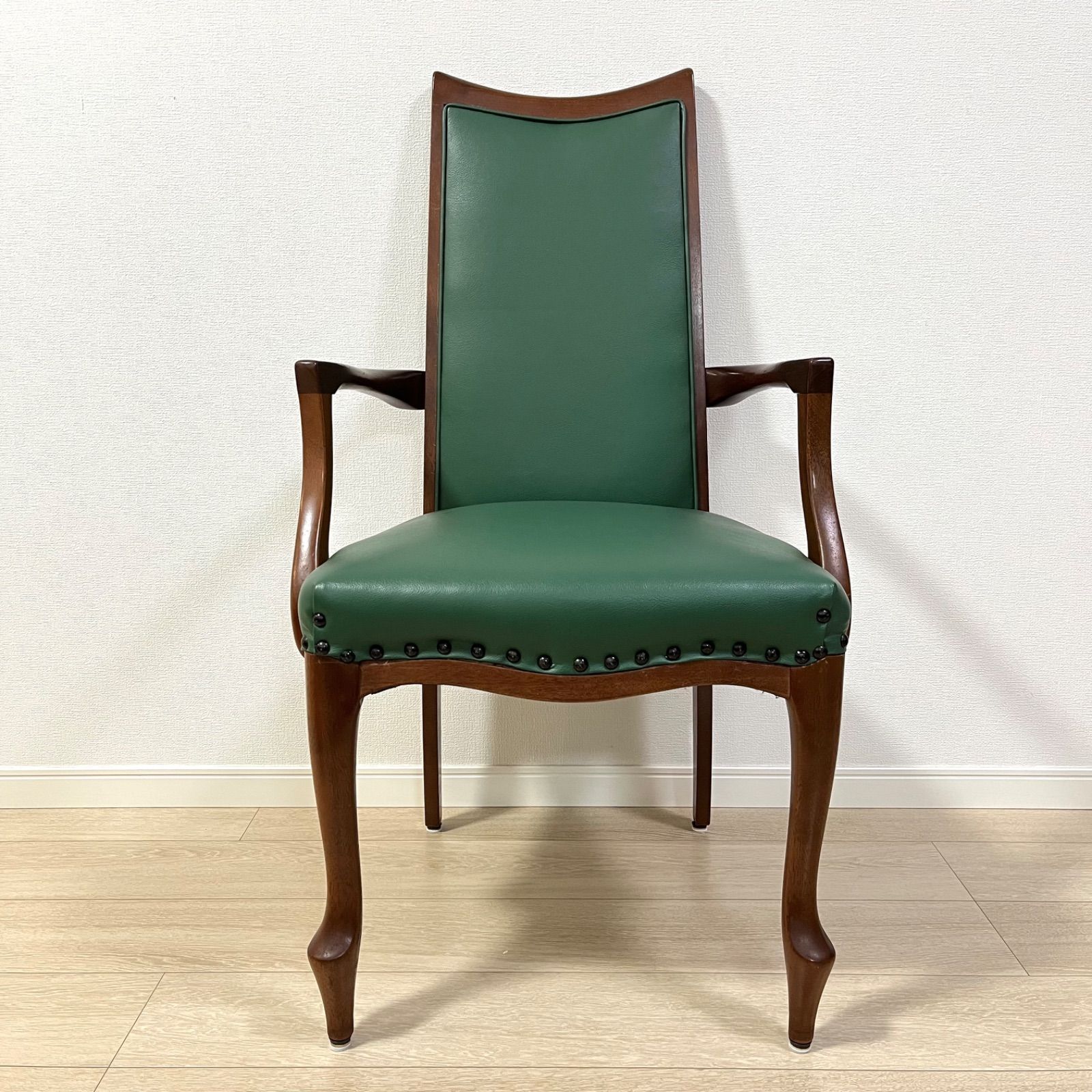 Sale L１　マルニ木工　鋲打ち　ヴィンテージ ベルサイユ　革張りチェア Sale L1 マルニ木工 鋲打ち ヴィンテージ ベルサイユ 革張りチェア