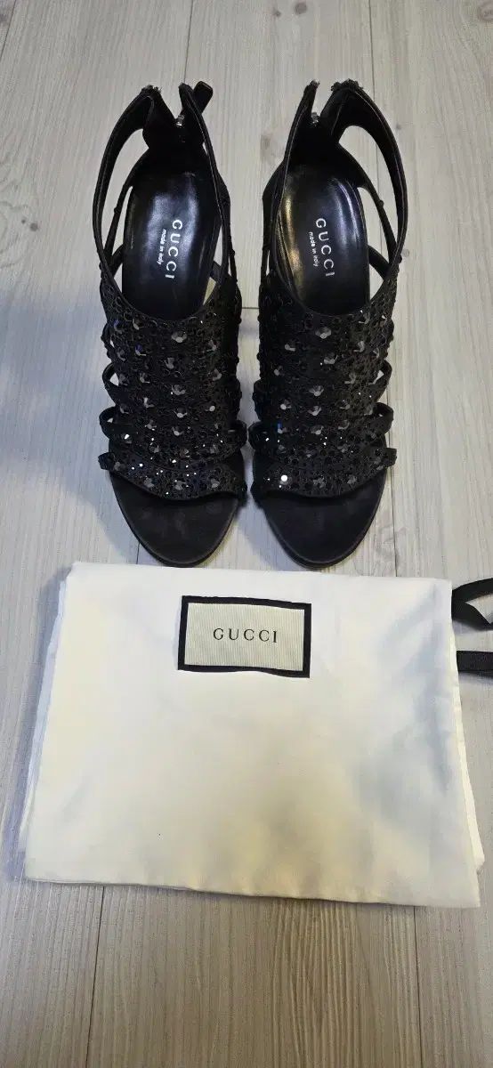 グッチ ブラック スウェード サンダル ヒール ダストバッグ