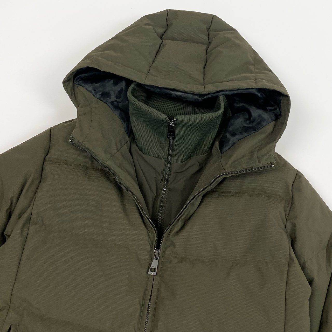 65l14【美品】AKM エイケイエム コンテンポラリー スタンドネック 