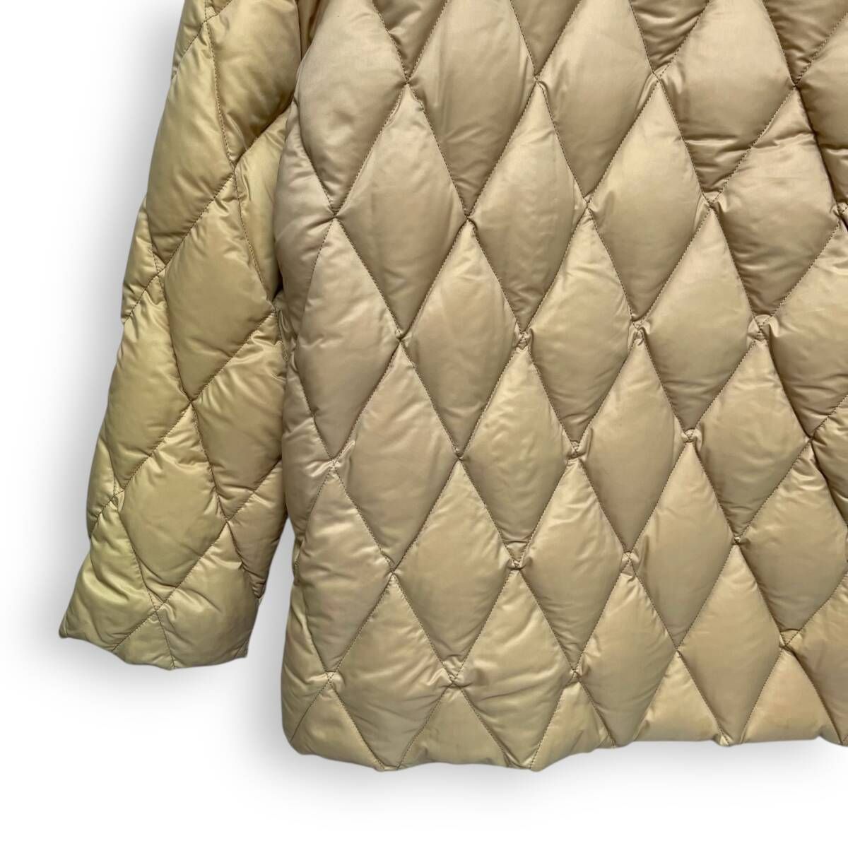 M25140/ MONCLER モンクレール ダイヤ キルティング ダウンジャケット