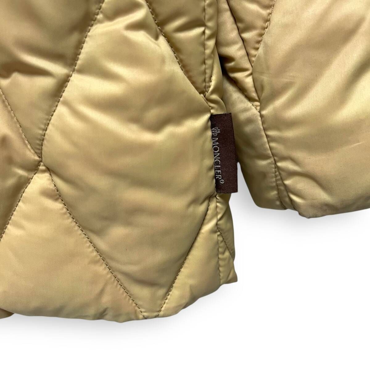 M25140/ MONCLER モンクレール ダイヤ キルティング ダウンジャケット