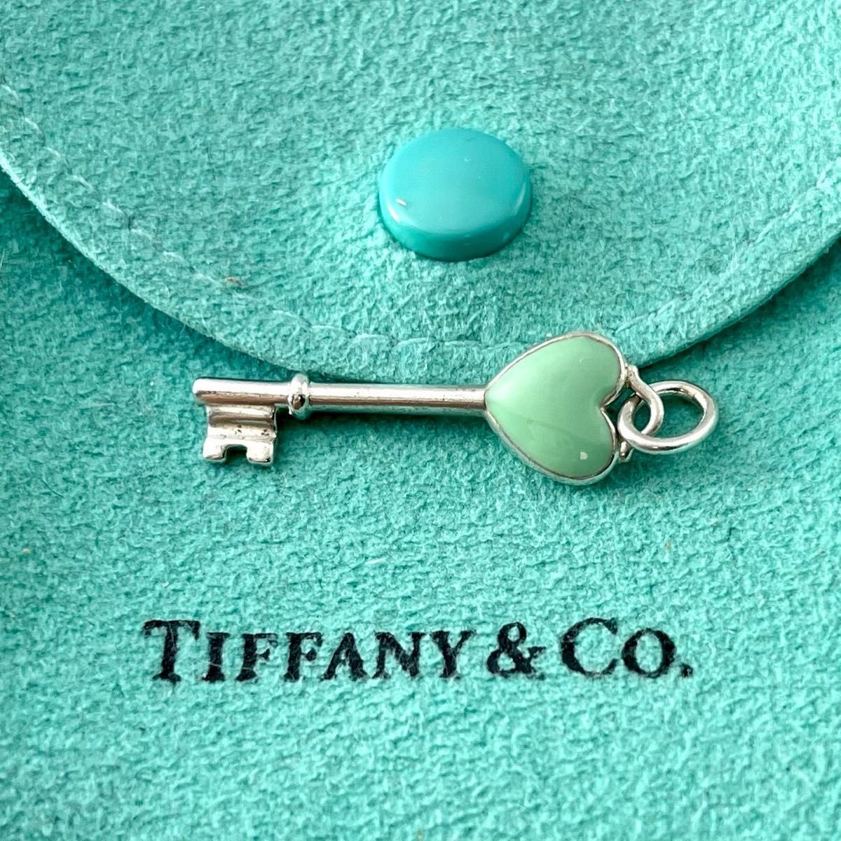 ティファニー ハート キー 鍵 エナメル ペンダントトップ XE1fe - メルカリ