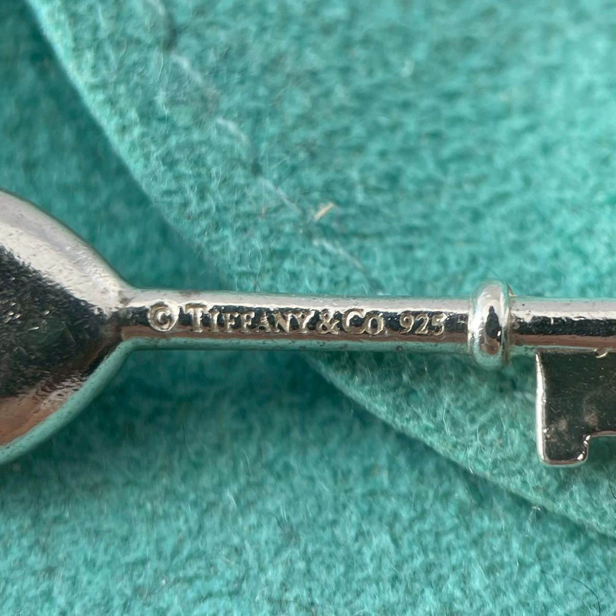 ティファニー ハート キー 鍵 エナメル ペンダントトップ XE1fe - メルカリ