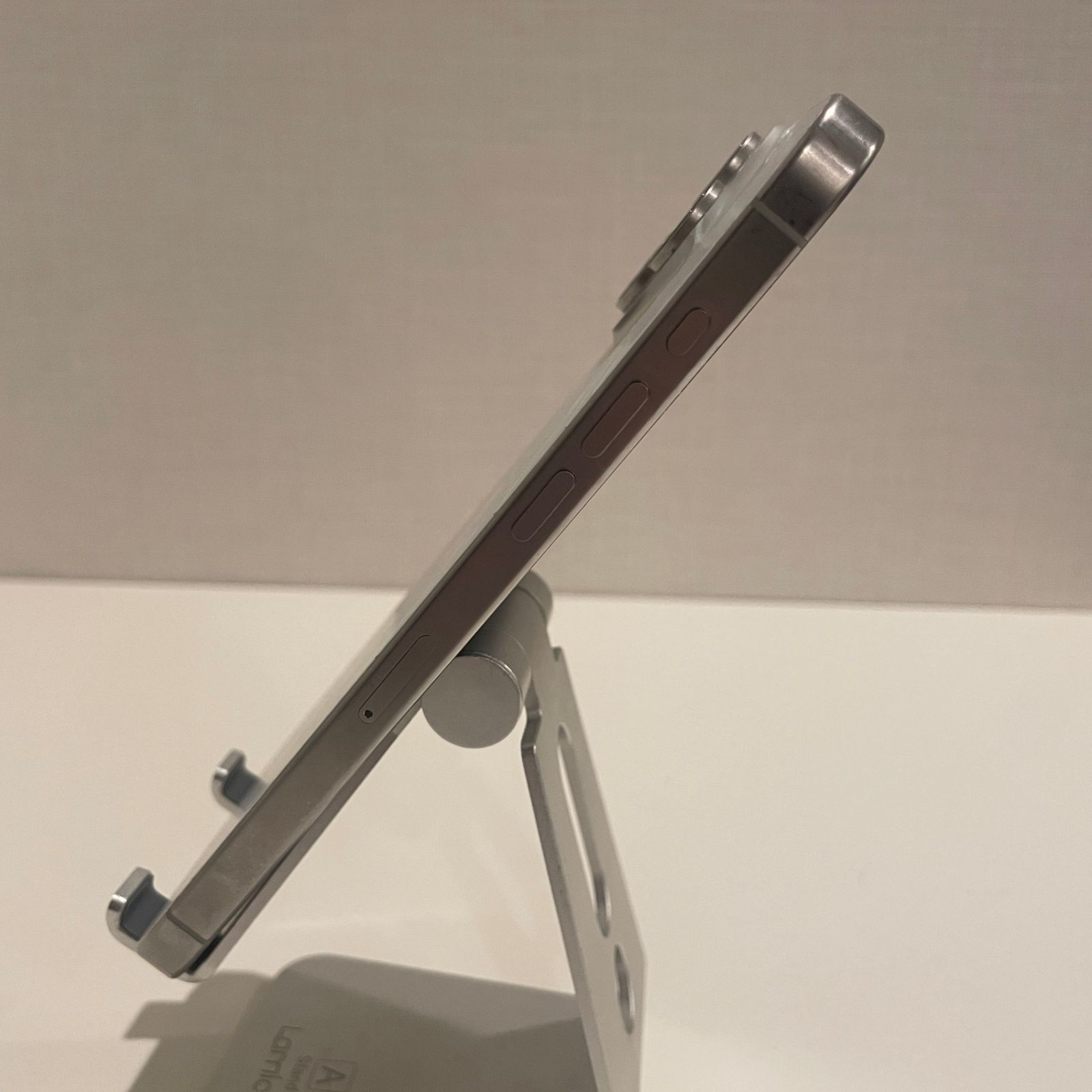 ジャンク品】iPhone15 Pro Max ホワイトチタニウム 256GB 電池残量不明 