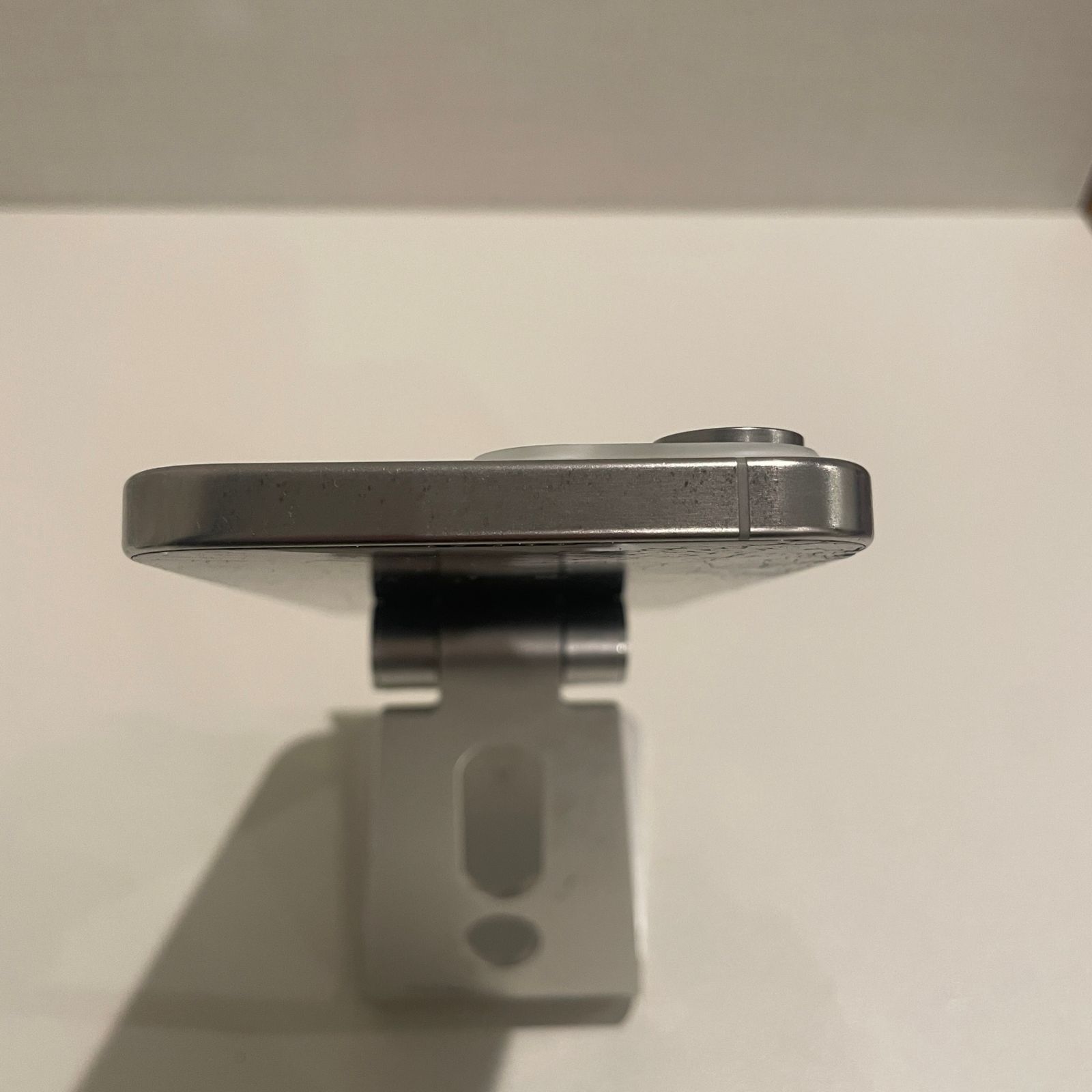 ジャンク品】iPhone15 Pro Max ホワイトチタニウム 256GB 電池残量不明 