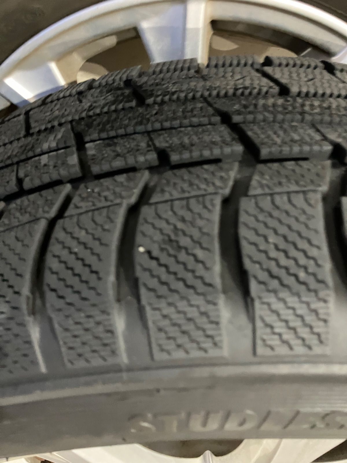 17 スタッドレス4本