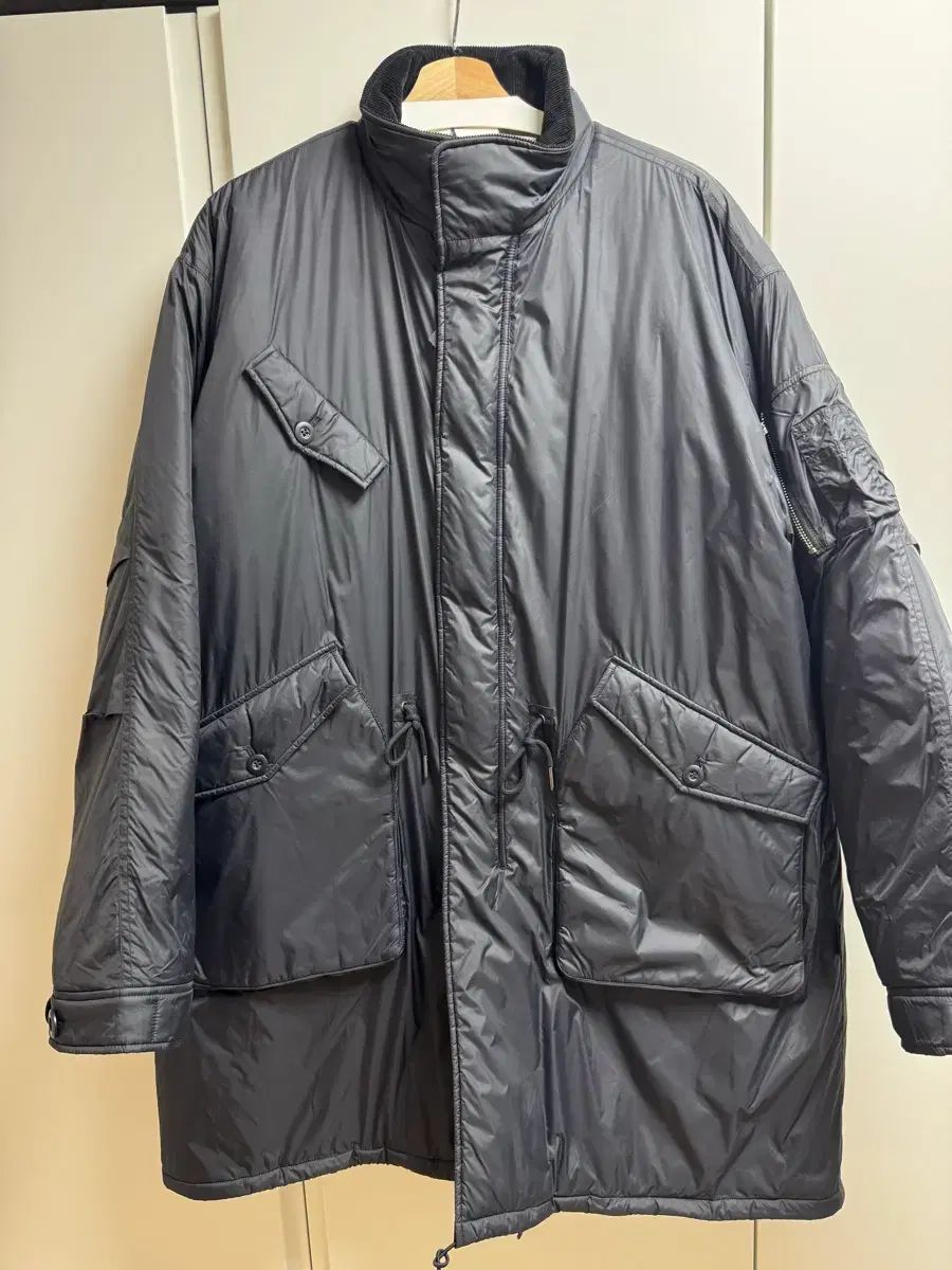 8 division | M 51 Fishtail Black L 105