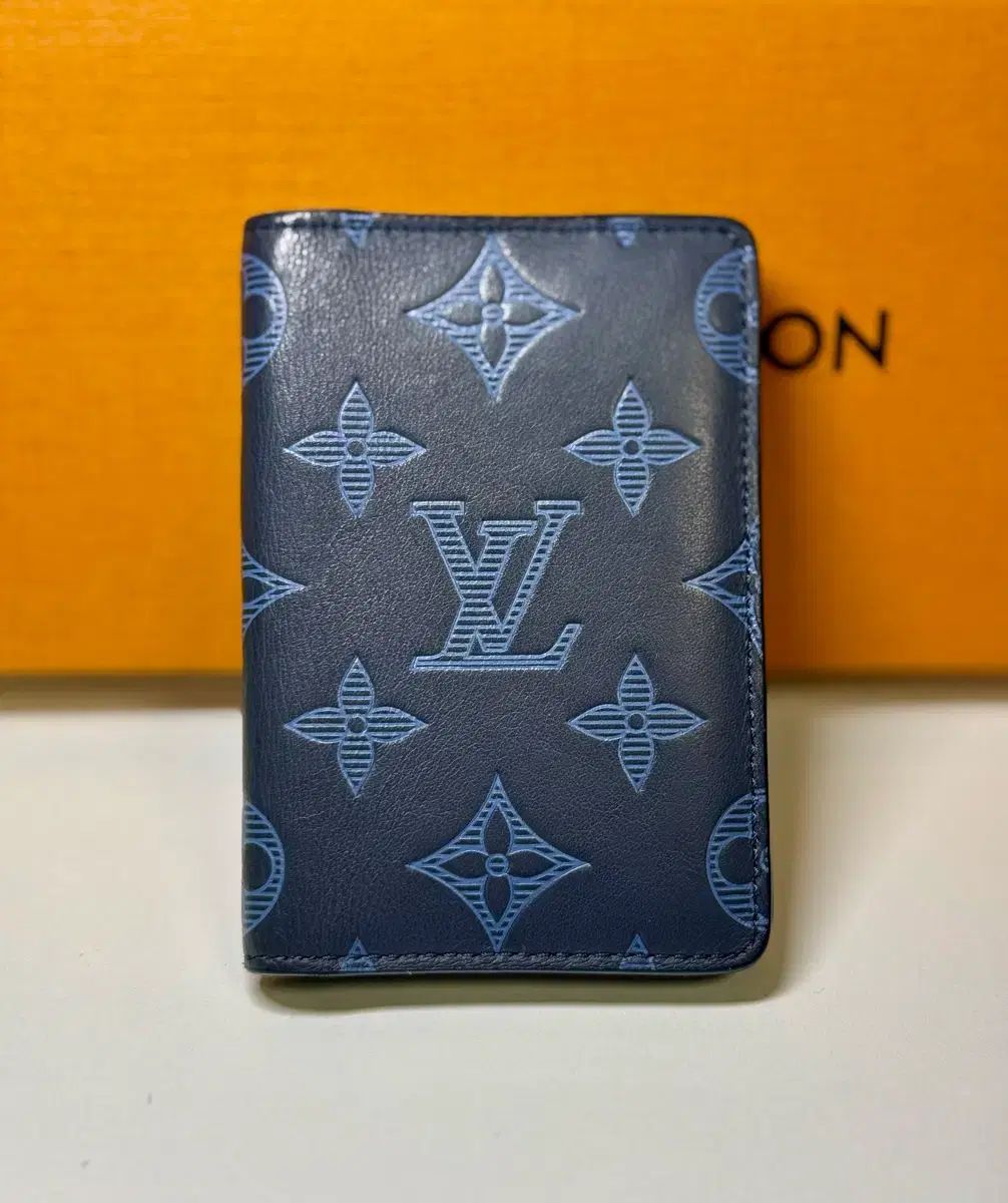 級 Louis Vuitton シャドウ オーガナイザー ブルー カードウォレット