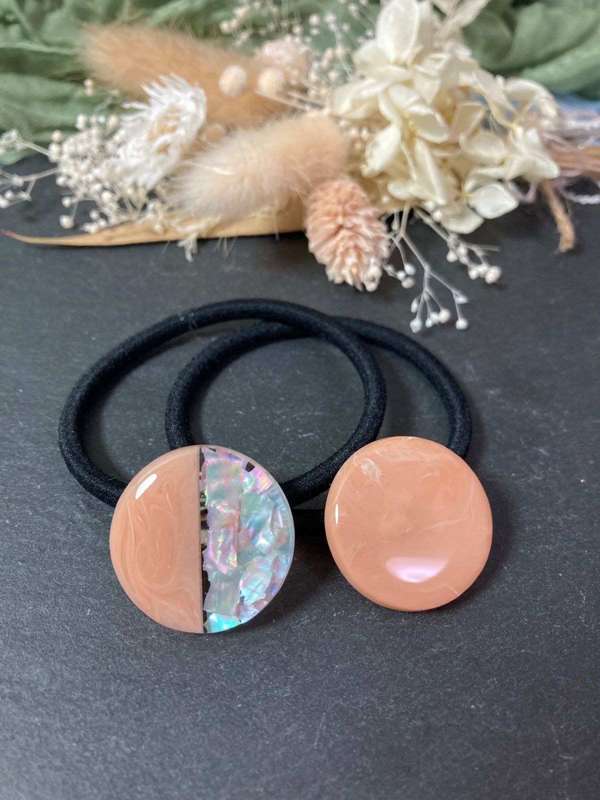 旧★レジンヘアゴム マーブル　大ぶり　個性　ベージュ 03】マーブル シェル ヘアゴム 2点セット ハンドメイド レジン - メルカリ