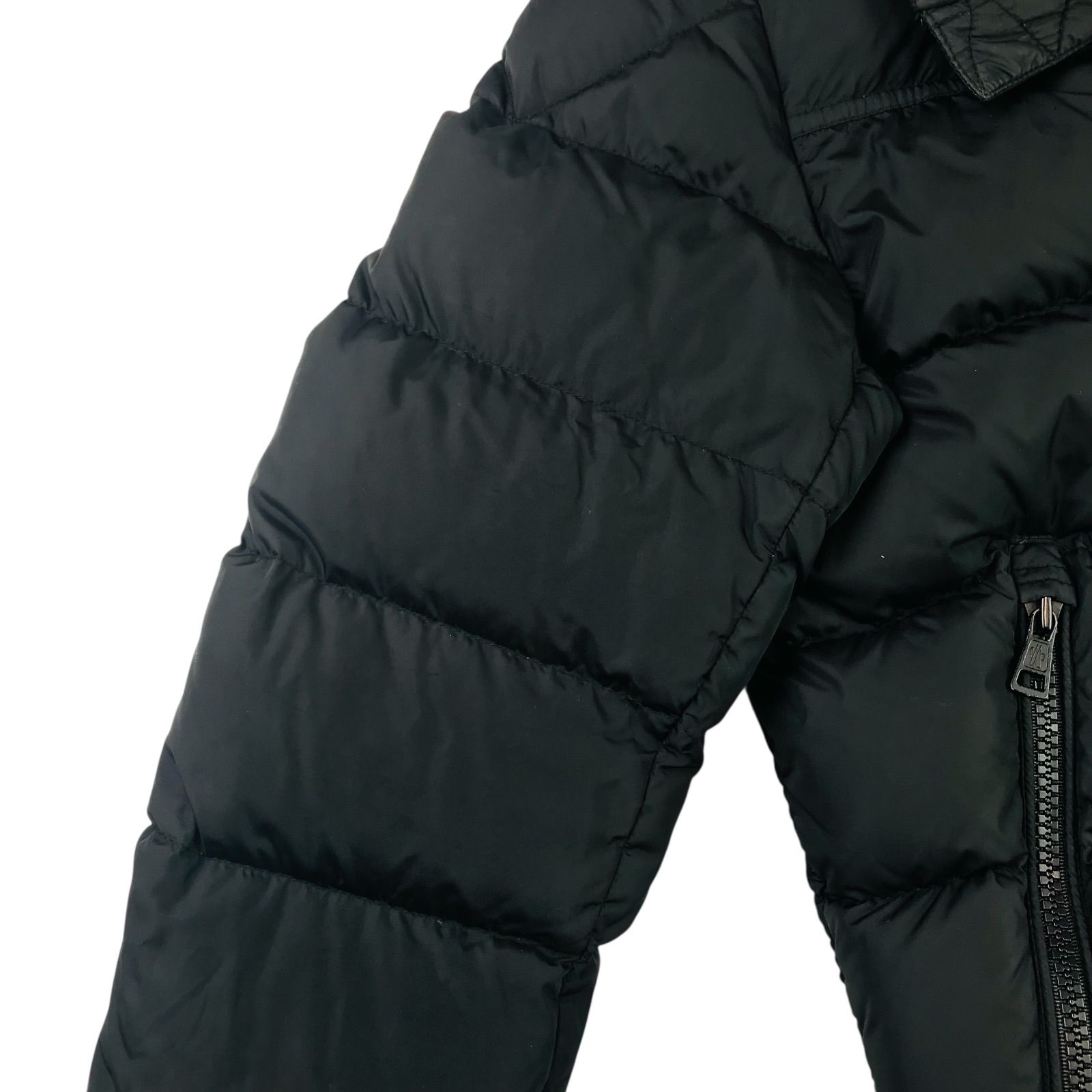 MONCLER☆モンクレール・MOREL メンズ ブランドアイコンワッペン付き 