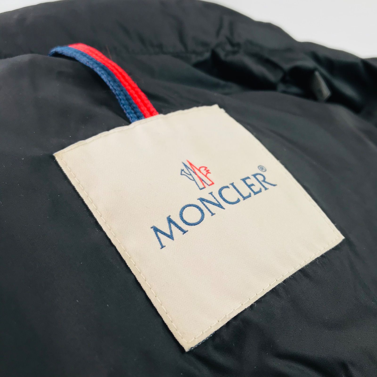 MONCLER☆モンクレール・MOREL メンズ ブランドアイコンワッペン付き 