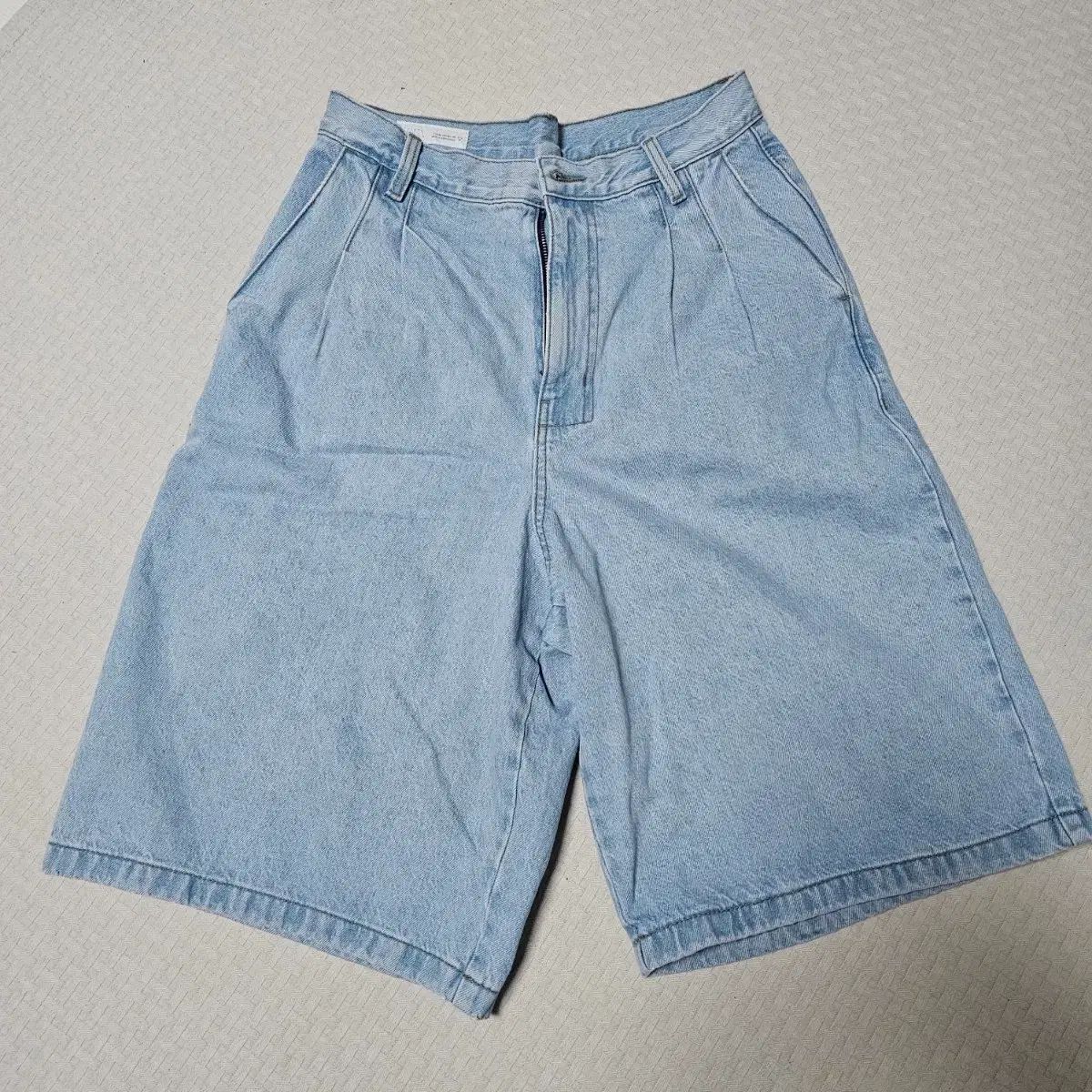 ZARA ザラ ライトブルー ワイド デニム ショーツ 30 サイズ