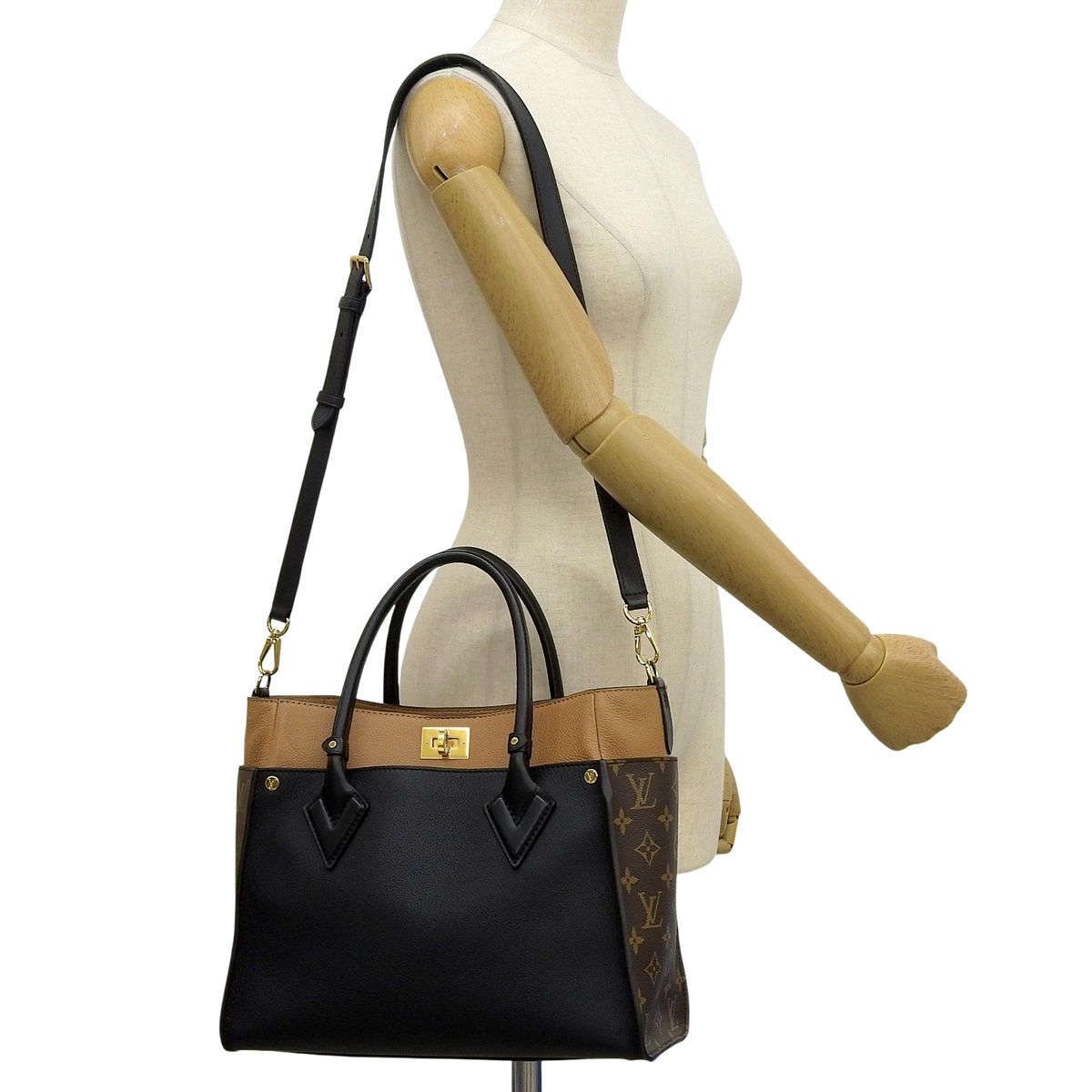 LOUIS VUITTON(ルイ・ヴィトン) モノグラム オンマイサイド MM ハンドバッグ 2WAY ショルダーバッグ 肩掛け モノグラムキャンバス ツイストカーフレザー ノワール ブラック黒 ブラウン茶 ゴールド金具 M53823 レディース 40802168967【中古】【アラモード】 LOUIS VUITTON(ルイ・ヴィトン) モノグラム オンマイサイド MM