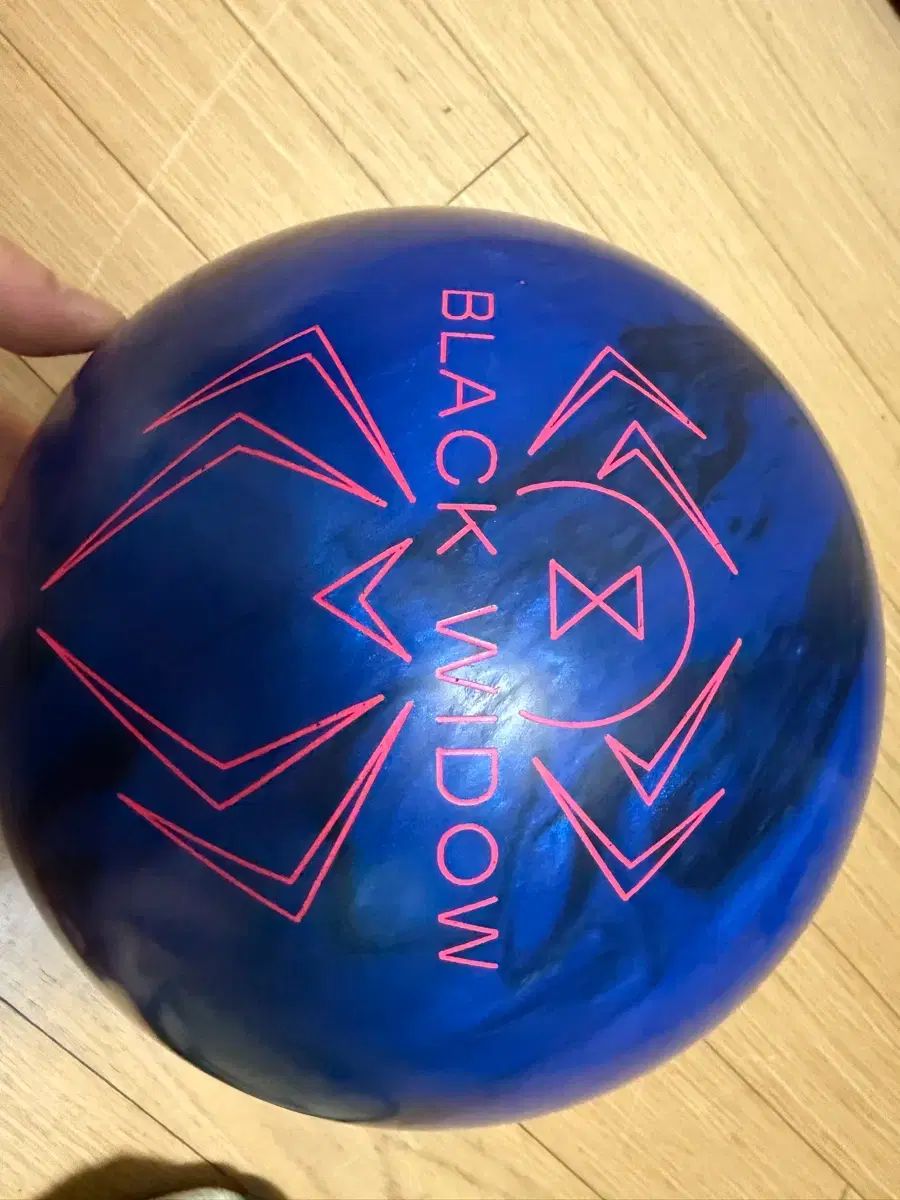 ハンマー ブラック ウィンドウ マニア ボーリング