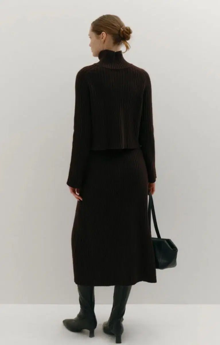 シエ マイル リブド ニット スカート エボニー ブラウン