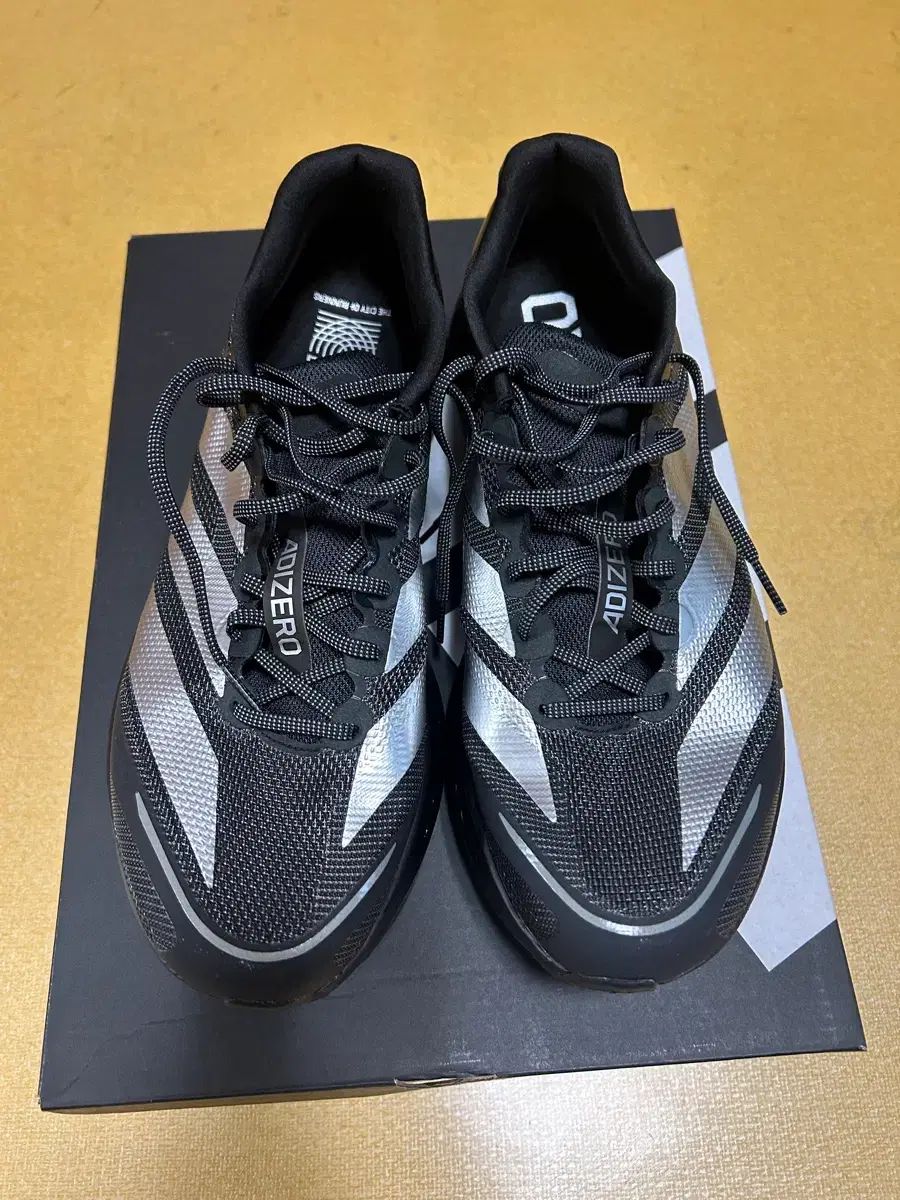 アディダス ボストン 13 ランニングシューズ