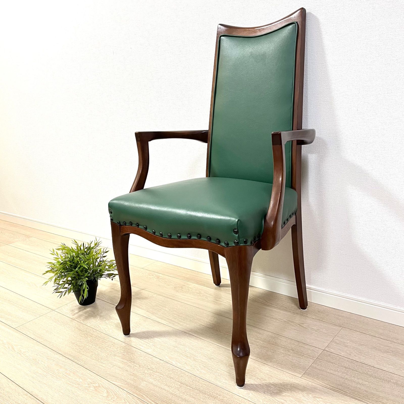 つ22 マルニ木工 MARUNI ベルサイユ アームチェア マルニ ダイニングチェア 鋲打ちハイバックチェア 肘掛椅子 英国スタイル クラシック