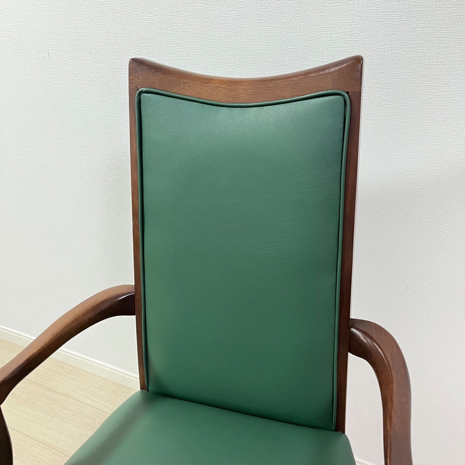 アームチェア マルニ