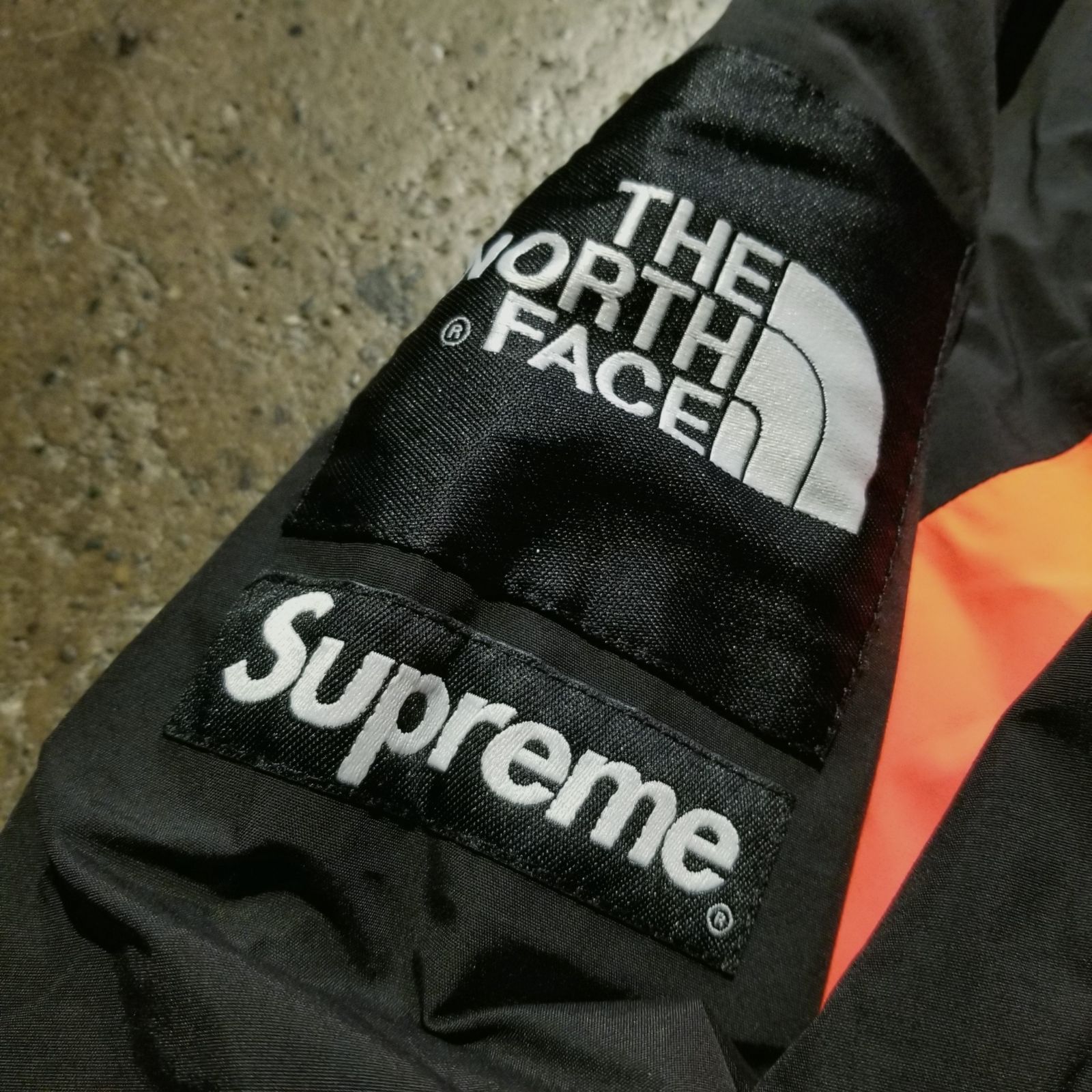 supreme north face マウンテンライトジャケット 値下げ シュプリーム