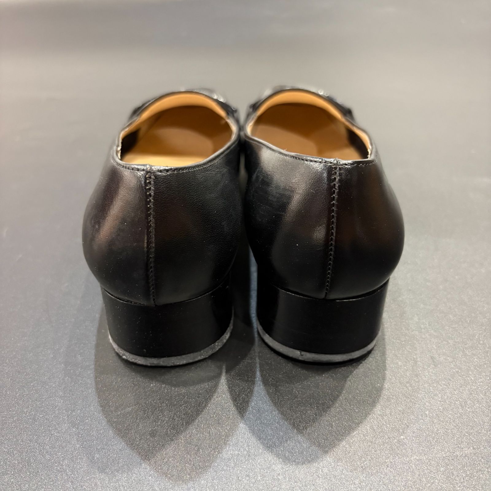 サルヴァトーレフェラガモ パンプス B25121443 - メルカリ