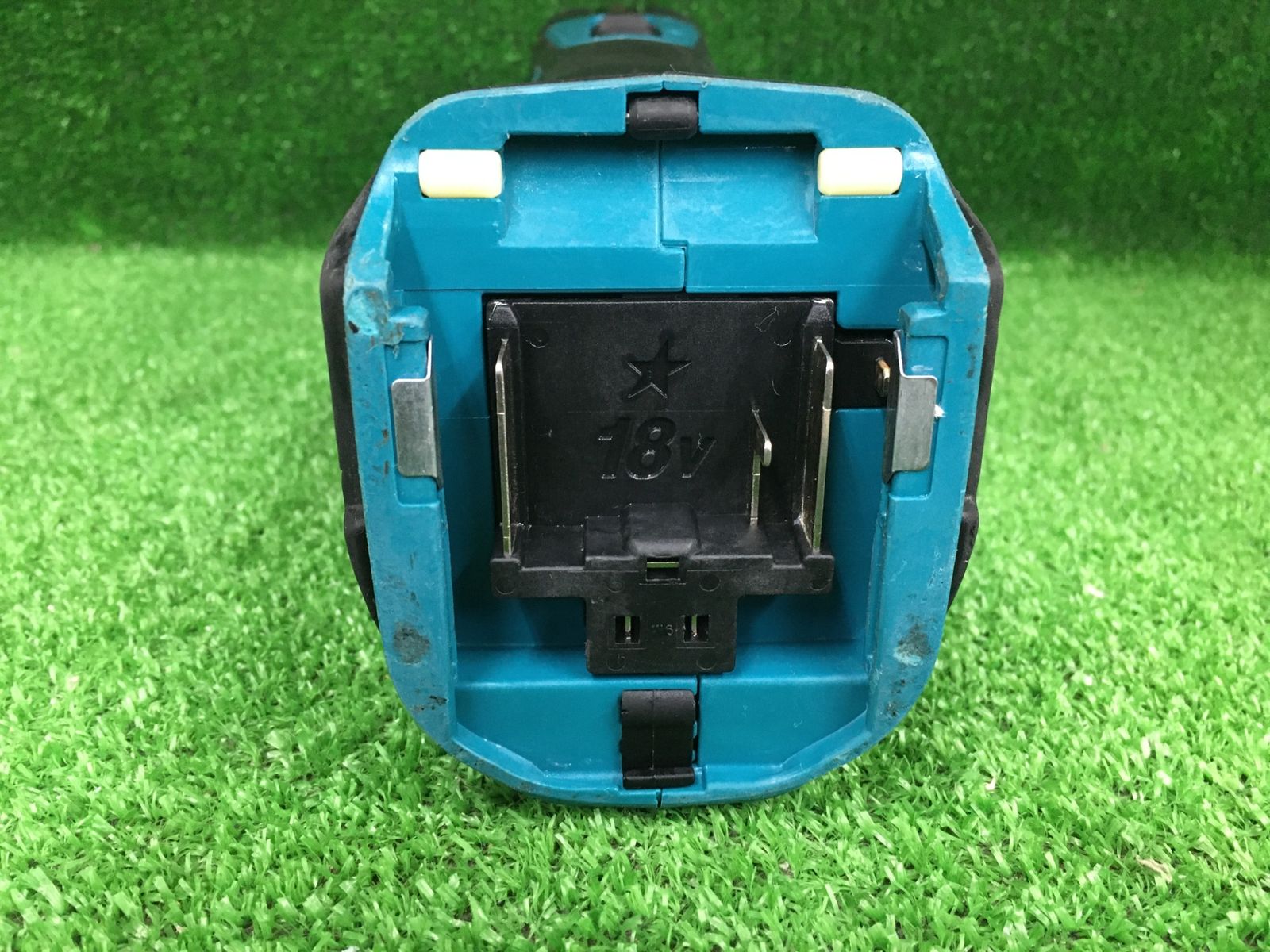 品 0906 makita マキタ 18 v充電式マルチツール 本体のみ TM 51 DZ