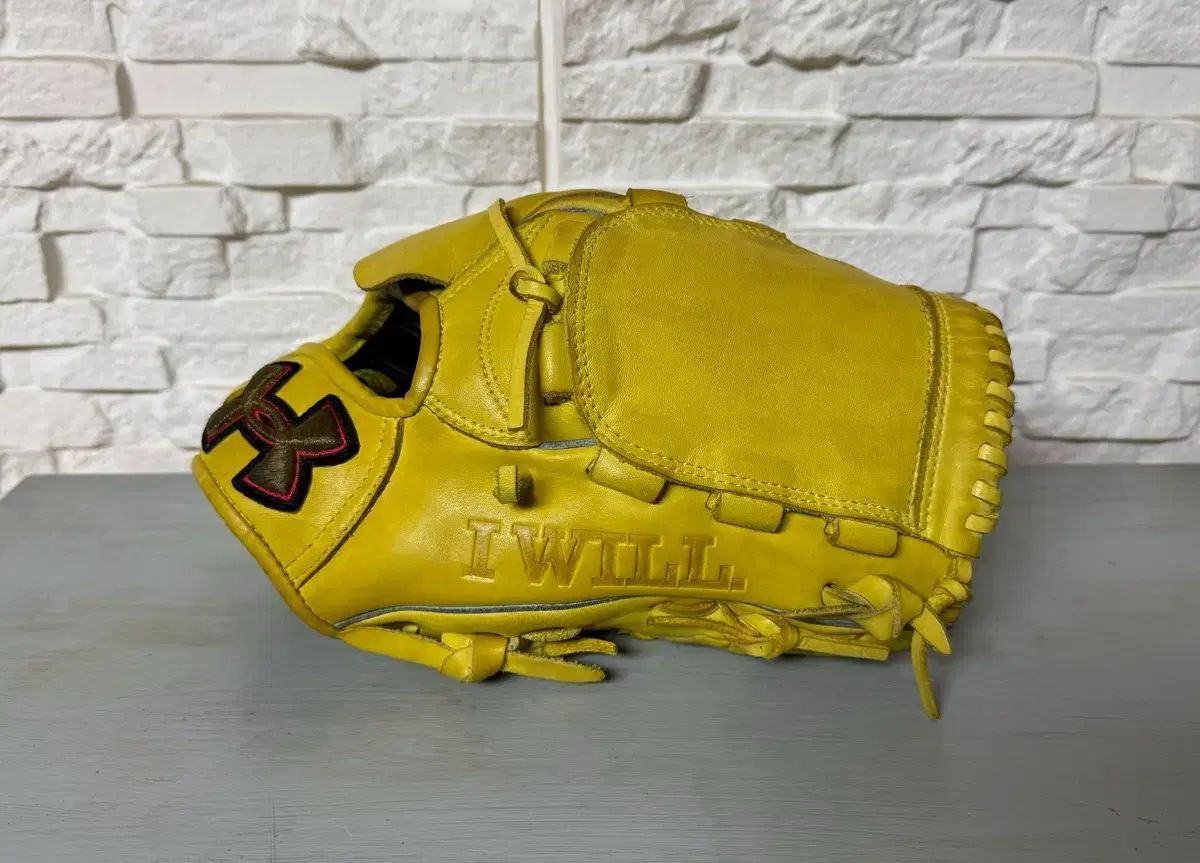 アンダーアーマー 投手用グローブ 12インチ