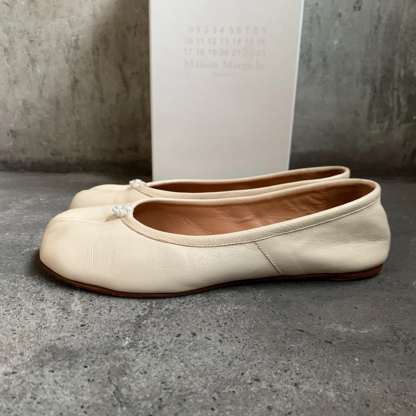 訳あり品Maison Margiela タビ バレエシューズ ホワイト 訳あり品Maison Margiela タビ バレエシューズ ホワイト Maison