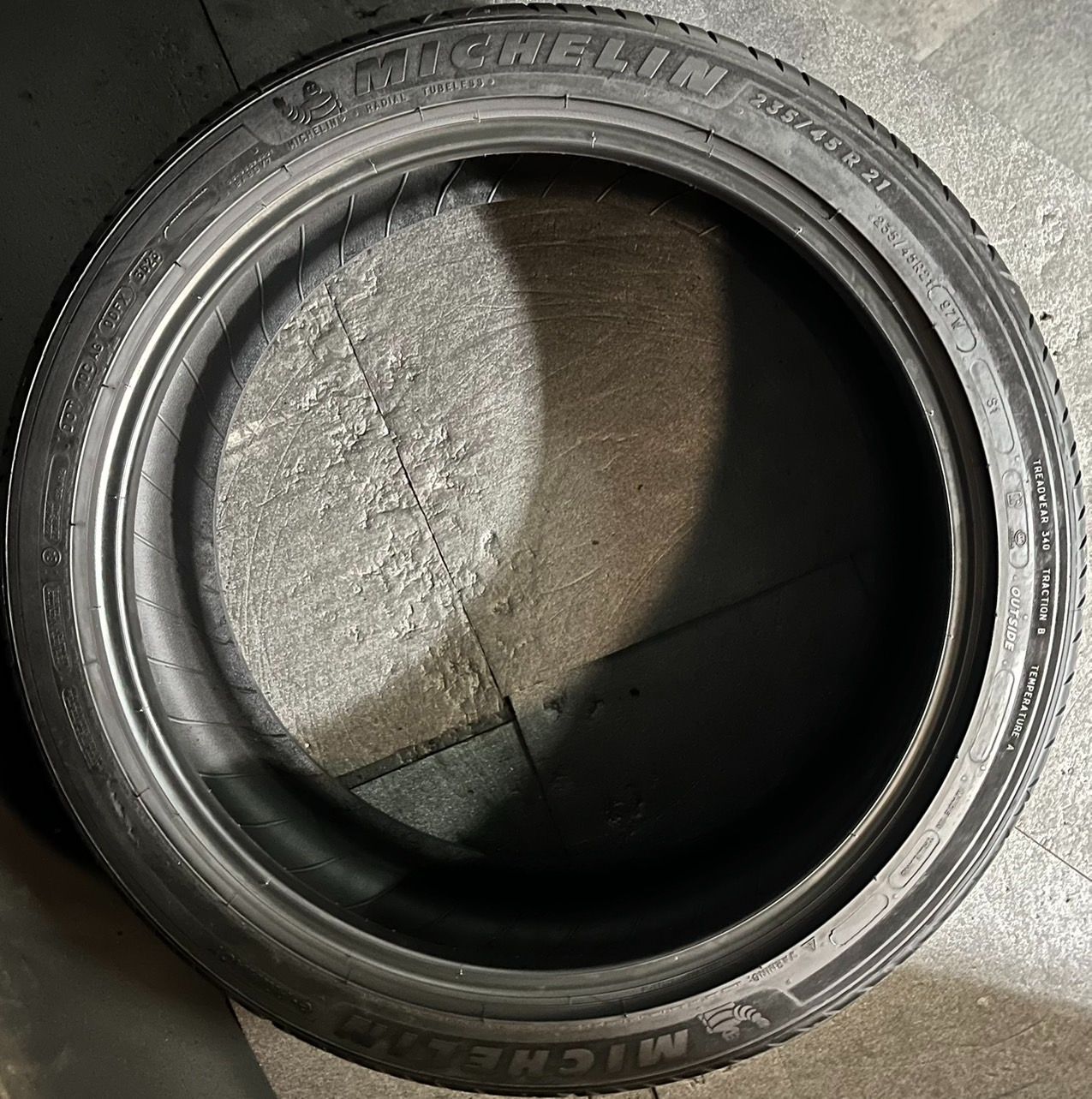 2023年製 約8.6分山 ミシュラン MICHELIN プライマシー e・PRIMACY 235