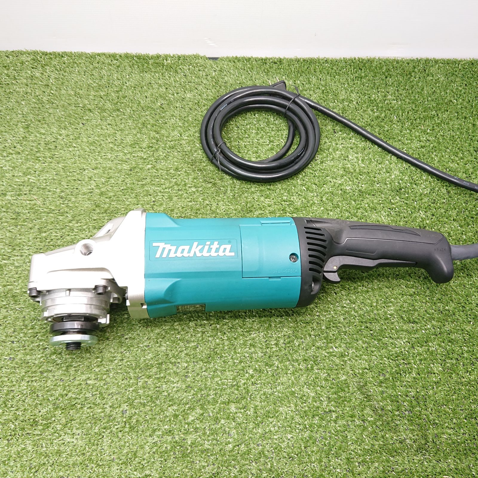  マキタ GA 7061 F 180 mmディスクグラインダ 0110 グラインダー 研磨機