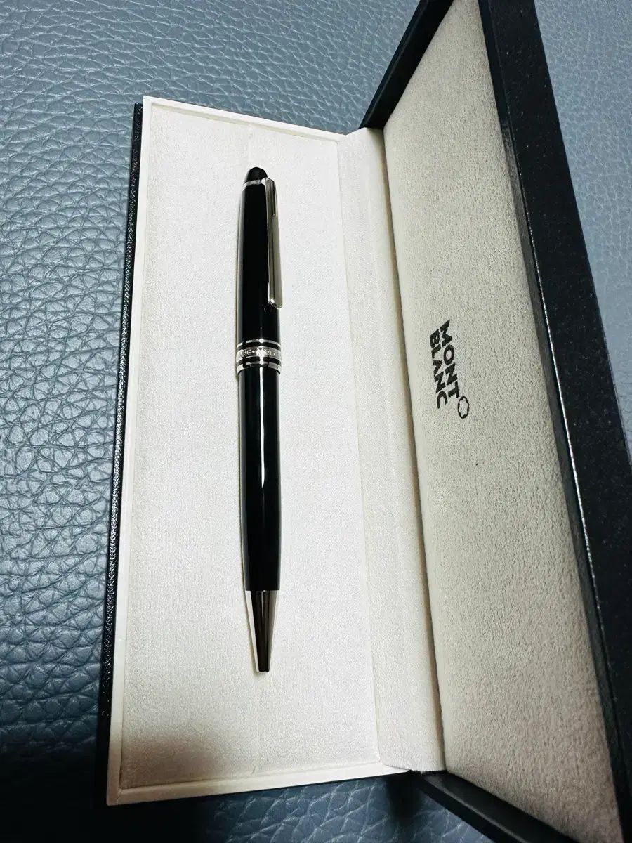 モンブラン マイスターシュテュック ボールペン P 164 プラチナ