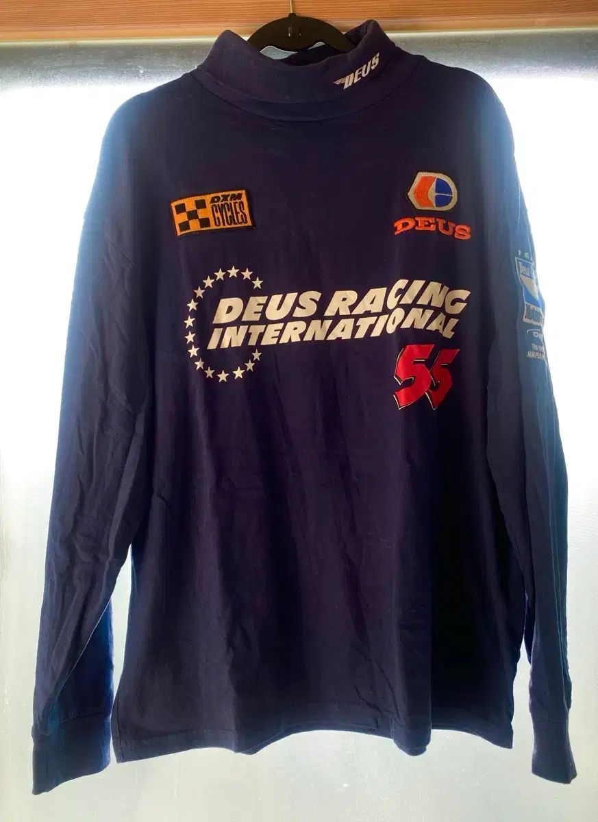 DEUS intl Racing Turtleneck LS Tee