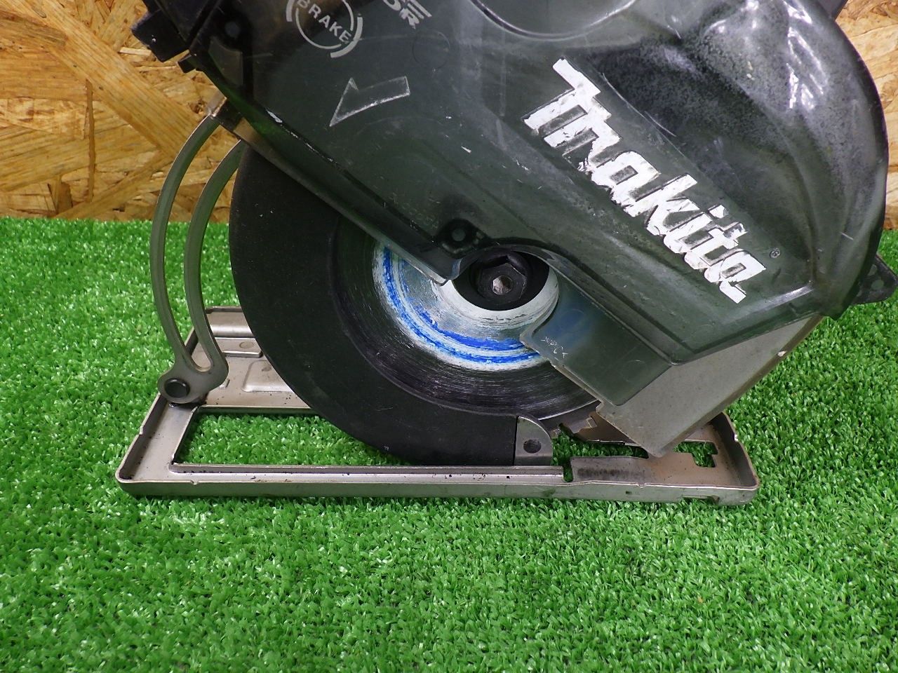 カバー変形とベース曲がりあり マキタ