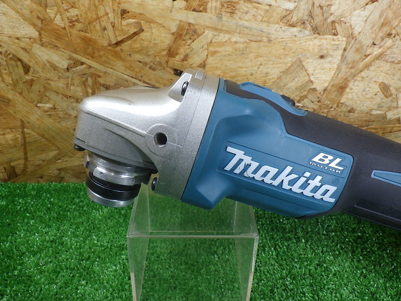 マキタ 100 mm ディスクグラインダー カバー GA 410 D 本体のみ 14.4 V 充電式 電動工具 makita 品