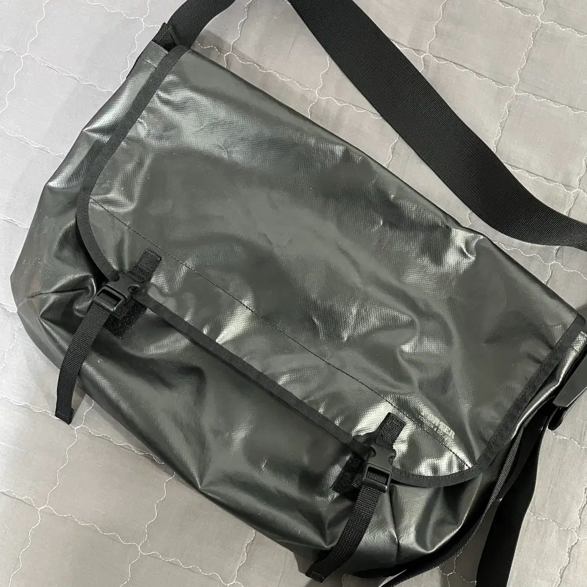 吉田ポーター PVC ショルダーバッグ メッセンジャーバッグ ブラック