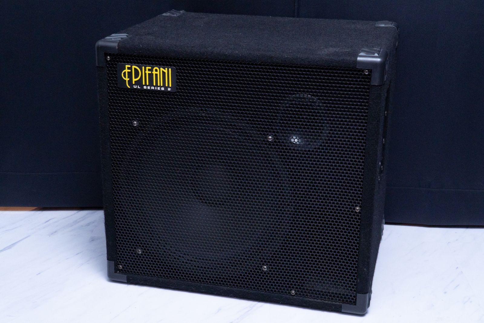 Epifani | UL 115 8 ohms 400 W GIB横浜