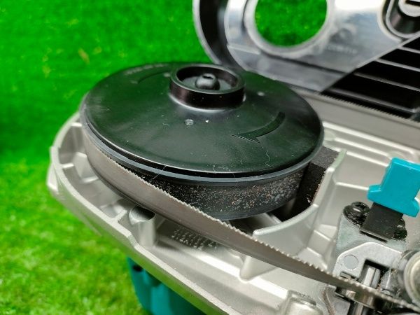 充電式ポータブルバンドソー18