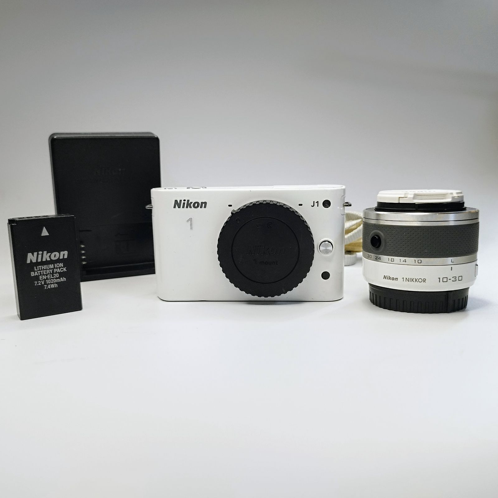 Nikon 1 J1 ホワイト ミラーレス一眼カメラ レンズ不具合あり 訳あり品】Nikon J1 ホワイト ミラーレス一眼 レンズ 動作不良あり