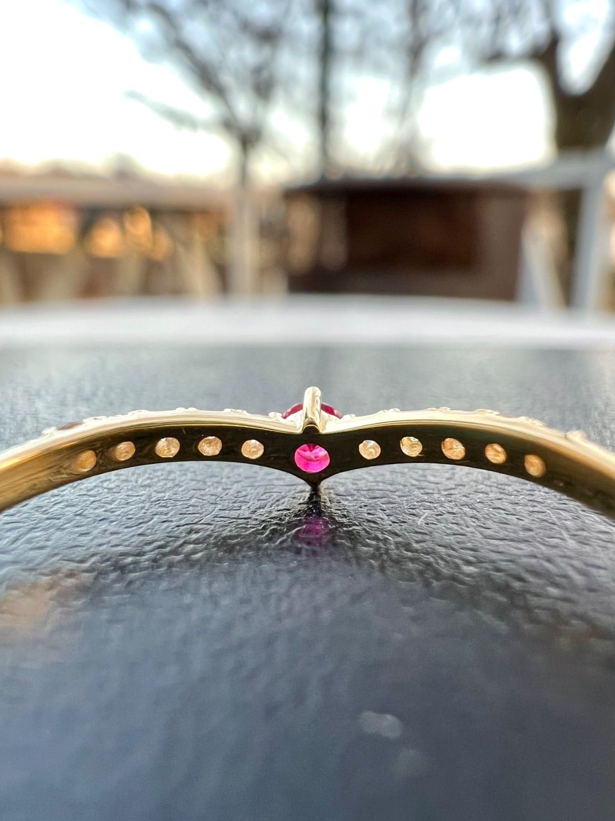 K18 ルビーダイヤモンドV字ハーフエタニティリング - メルカリ