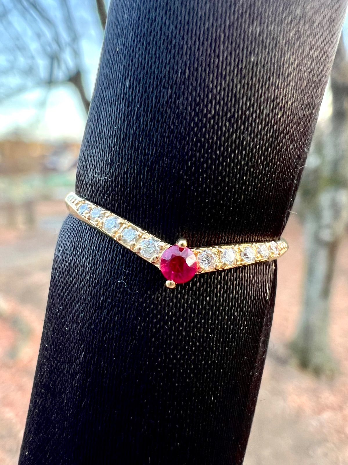 K18 ☆ ルビー/ダイヤモンド☆ ハーフエタニティーリング☆8/31出品取下げ K18 ルビーダイヤモンドV字ハーフエタニティリング - メルカリ