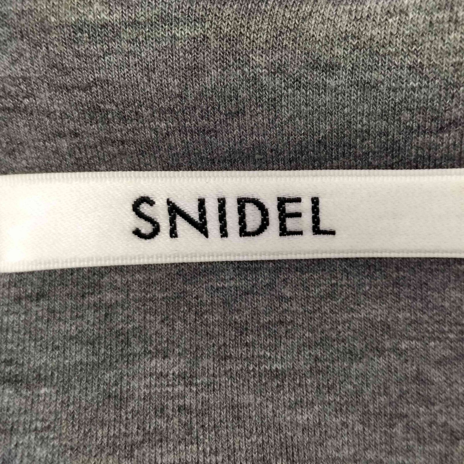 スナイデル snidel エンボスロゴフーディー レディース 表記無 - メルカリ