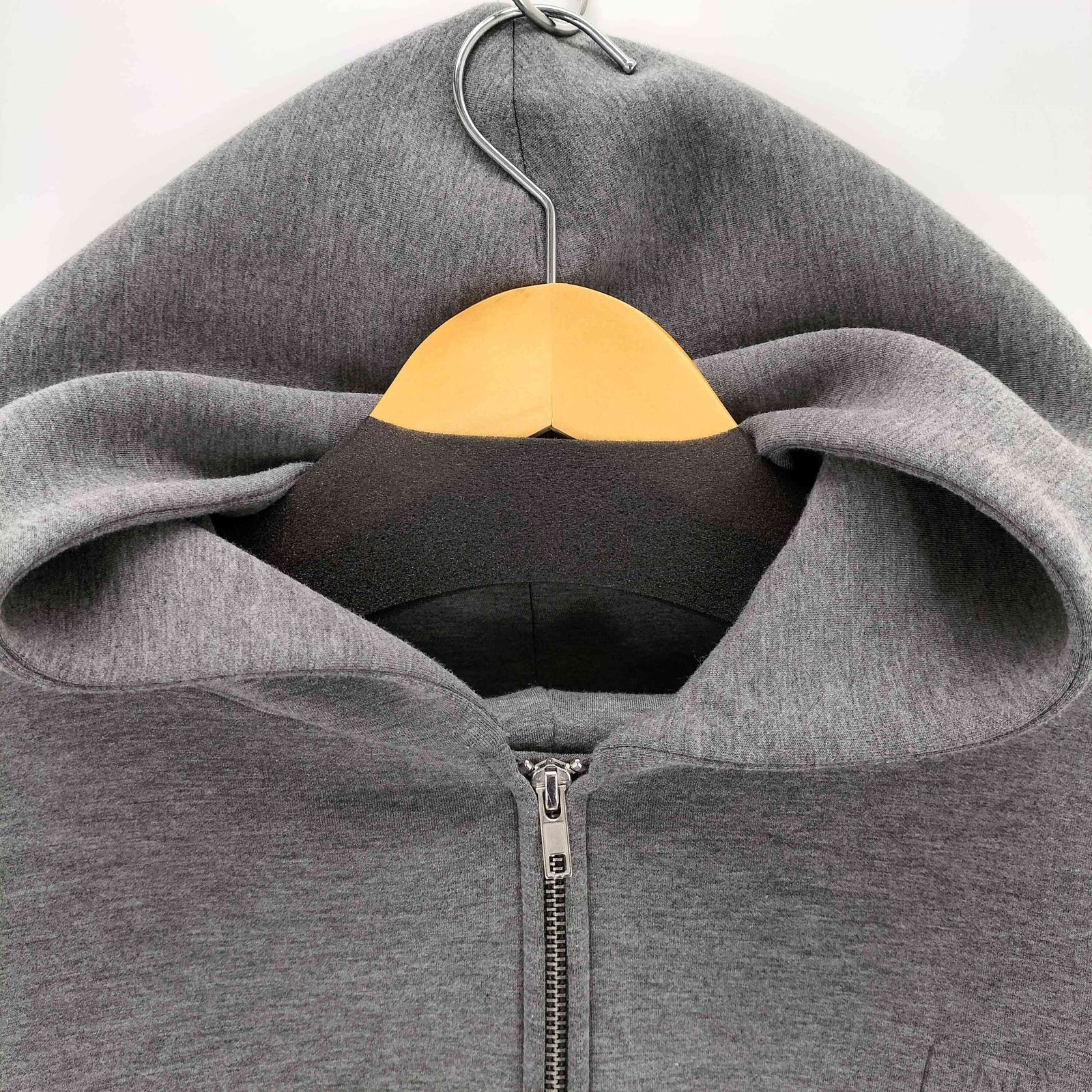 スナイデル snidel エンボスロゴフーディー レディース 表記無 - メルカリ