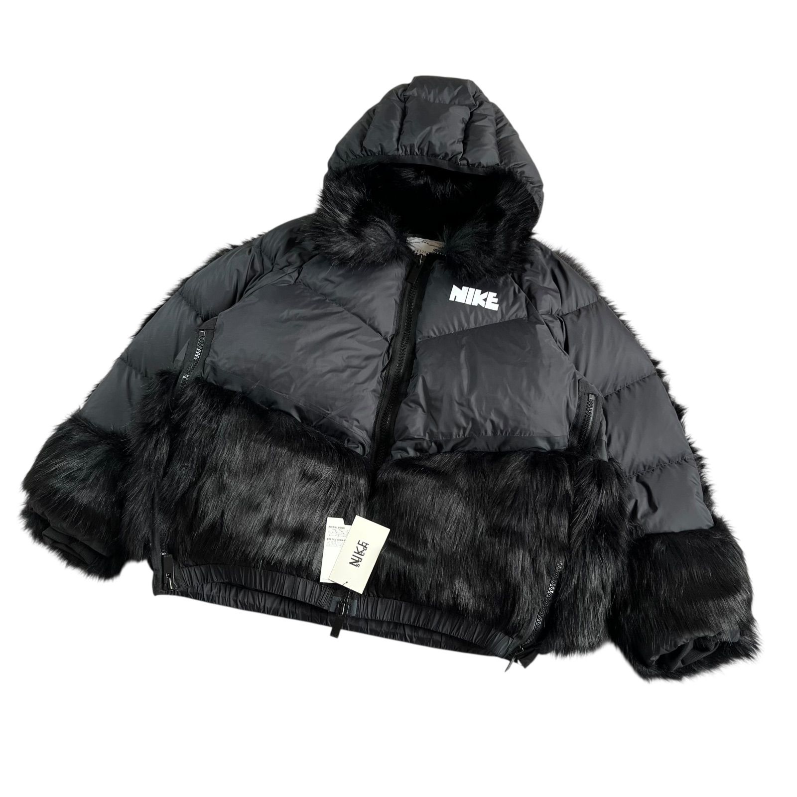 NIKE(ナイキ) × sacai(サカイ) フェイクファー コラボダウンジャケット