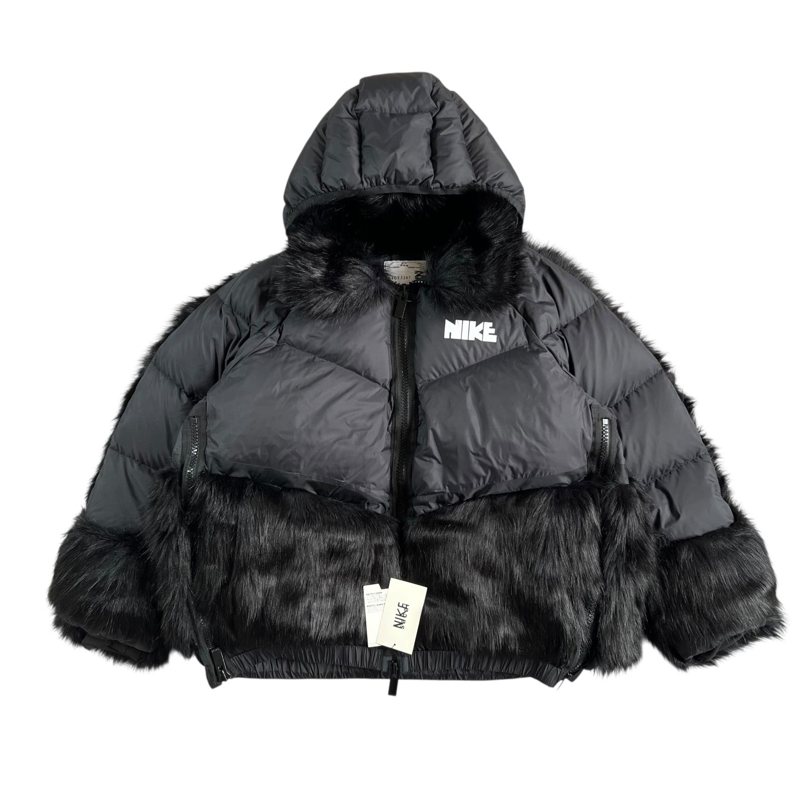 NIKE(ナイキ) × sacai(サカイ) フェイクファー コラボダウンジャケット