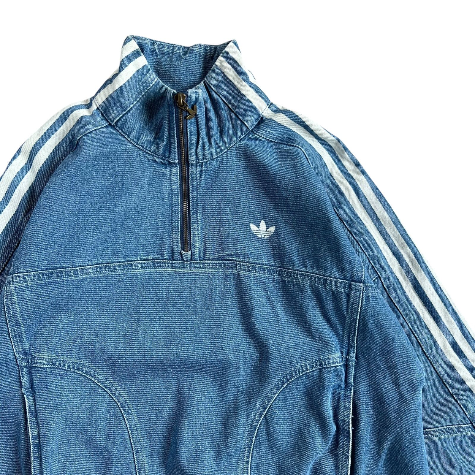 アディダス デニムクロップド トラックトップ ハーフジップ ジャケット 女性L アディダス デニムクロップド トラックトップ ハーフジップ ジャケット
